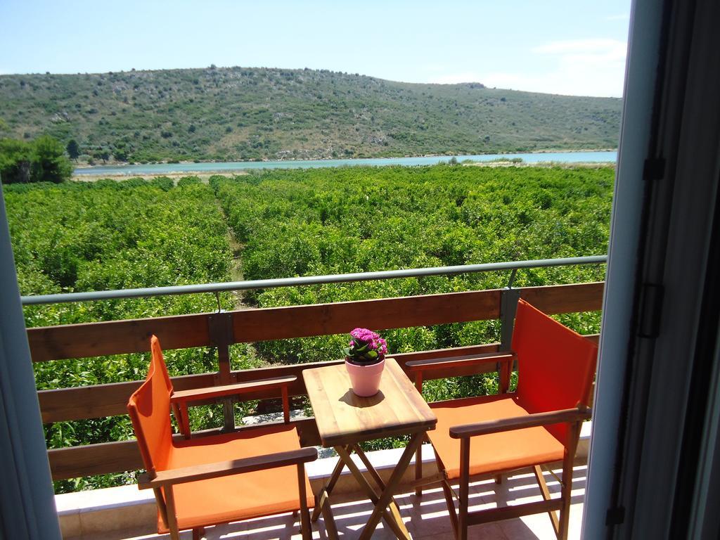 Ktima Klimentini Apartment Vivari Ruang foto